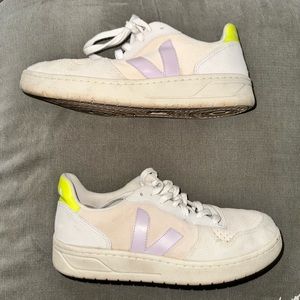 Veja V-10 Multico Sable/Parme shoes